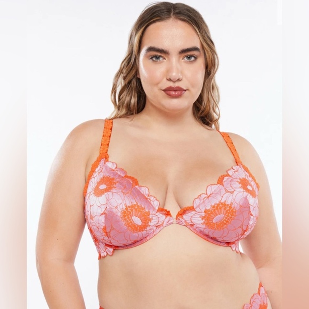 NWT PERFECT POPPY UNLINED BRA